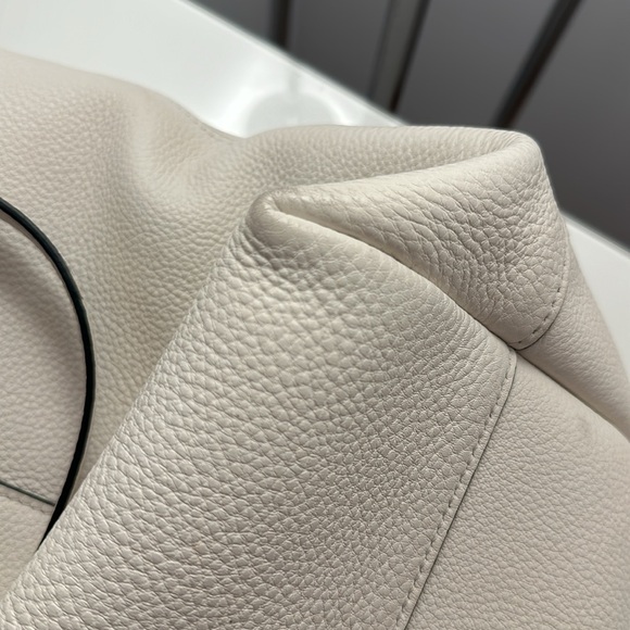 Authentic Prada Tote bag - Picture 10 of 13